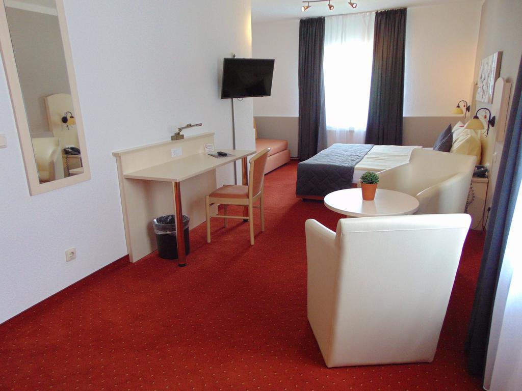 Hotel Restaurant Molitor Bad Homburg vor der Höhe Eksteriør billede