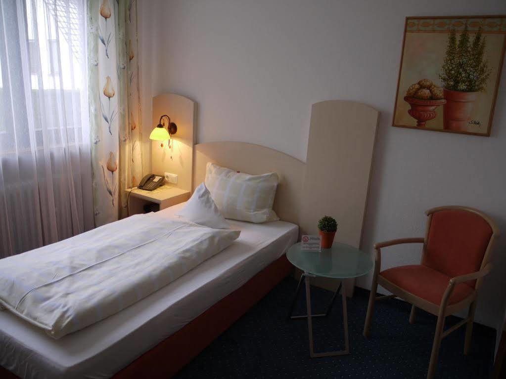Hotel Restaurant Molitor Bad Homburg vor der Höhe Eksteriør billede