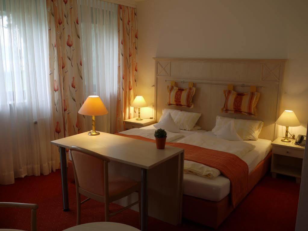Hotel Restaurant Molitor Bad Homburg vor der Höhe Eksteriør billede